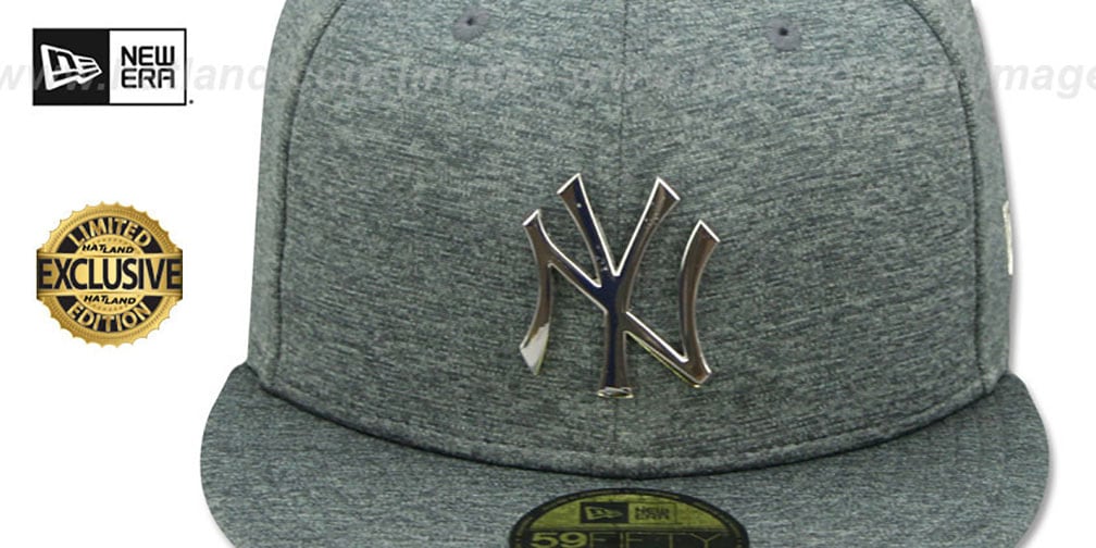 Yankees 'SILVER METAL-BADGE' Shadow Tech Fitted Hat by New Era