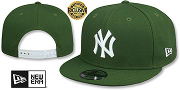 Yankees 'TEAM-BASIC SNAPBACK' Rifle Green-White Hat by New Era