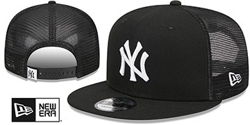 Yankees 'TEAM-BASIC TRUCKER SNAPBACK' Black-White Hat by New Era